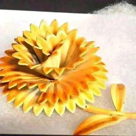 Vintage Apricot Enameled Floral Stem Brooch, Carnation 1940's-1960's - Picture 1 of 2